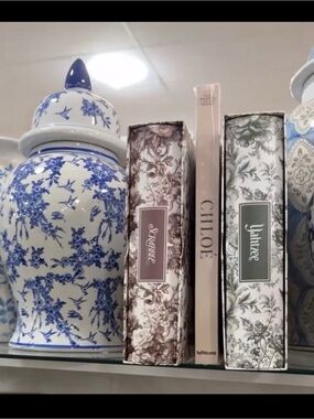 New - Scrabble Brown Neutral Floral Toile Game Coffee/Art Table Book